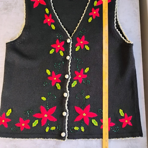 Vintage Designers Studio Originals Christmas Poinsettia Embroidered Sweater Vest - Picture 8 of 9